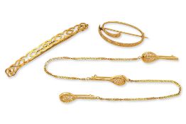 A GROUP OF GOLD JEWELLERY