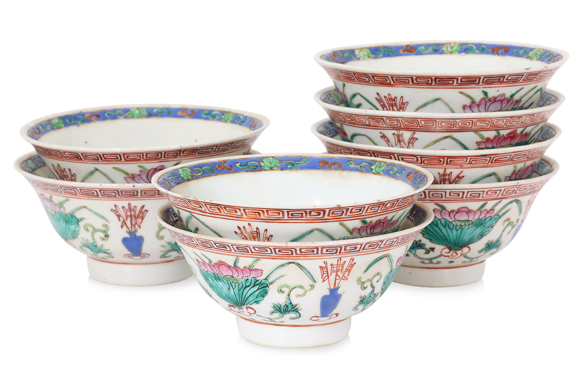 A SET OF EIGHT FAMILLE ROSE BOWLS