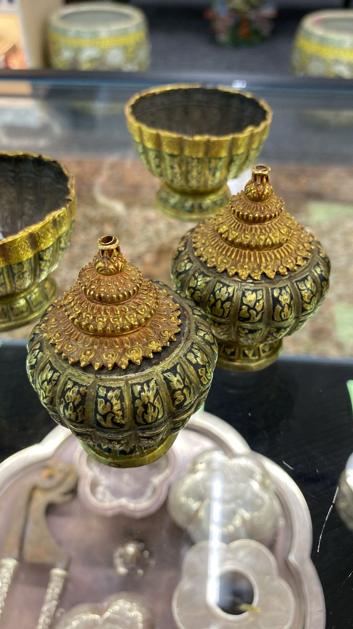 A THAI SILVER-GILT NIELLO PART BETEL SET - Image 15 of 19