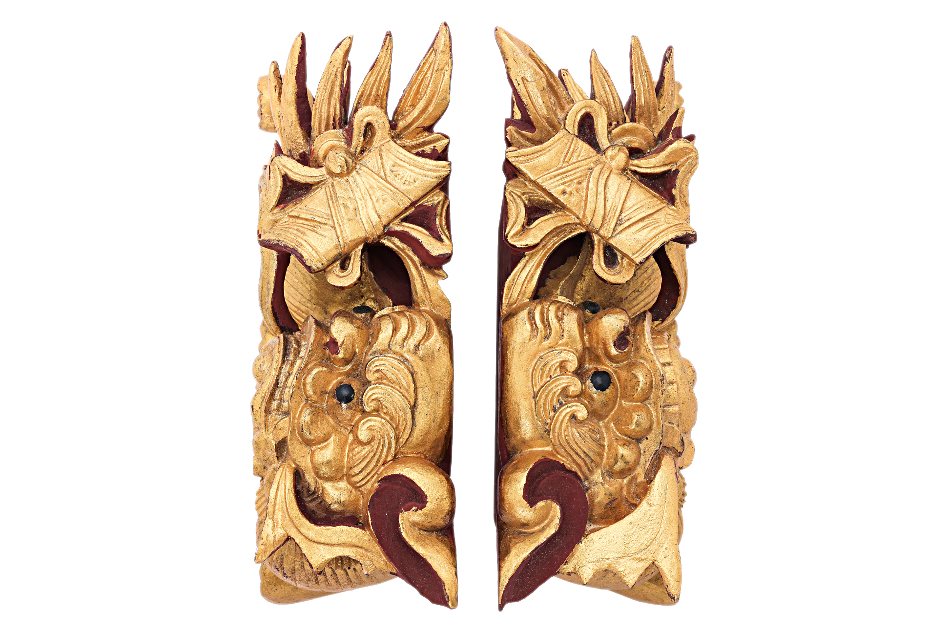 A PAIR OF GILT TIMBER FOO LIONS - Image 2 of 5