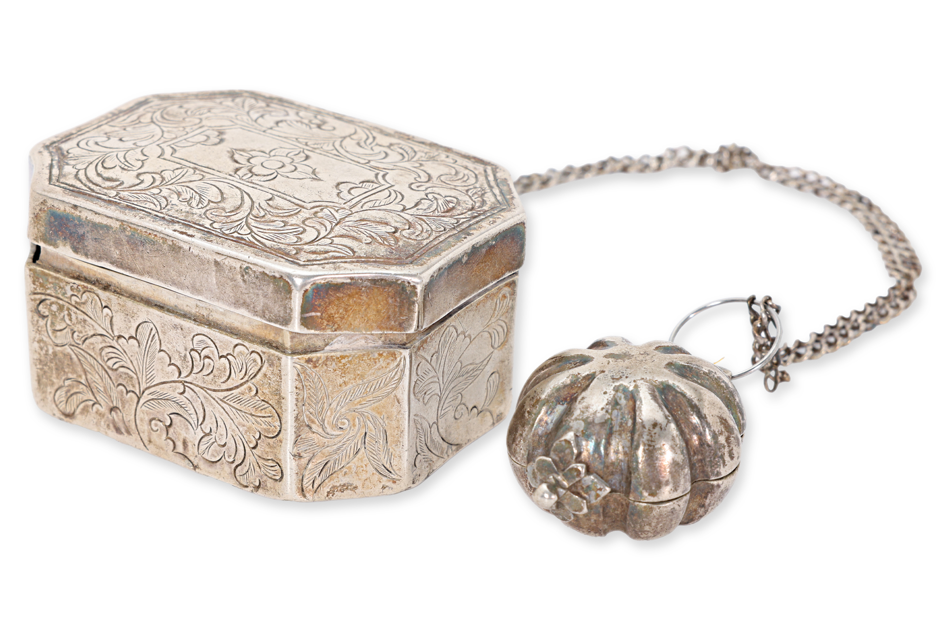 A SILVER SIREH BOX AND LIME BOX - Image 3 of 3