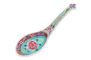 A TURQUOISE GROUND FAMILLE ROSE LADLE