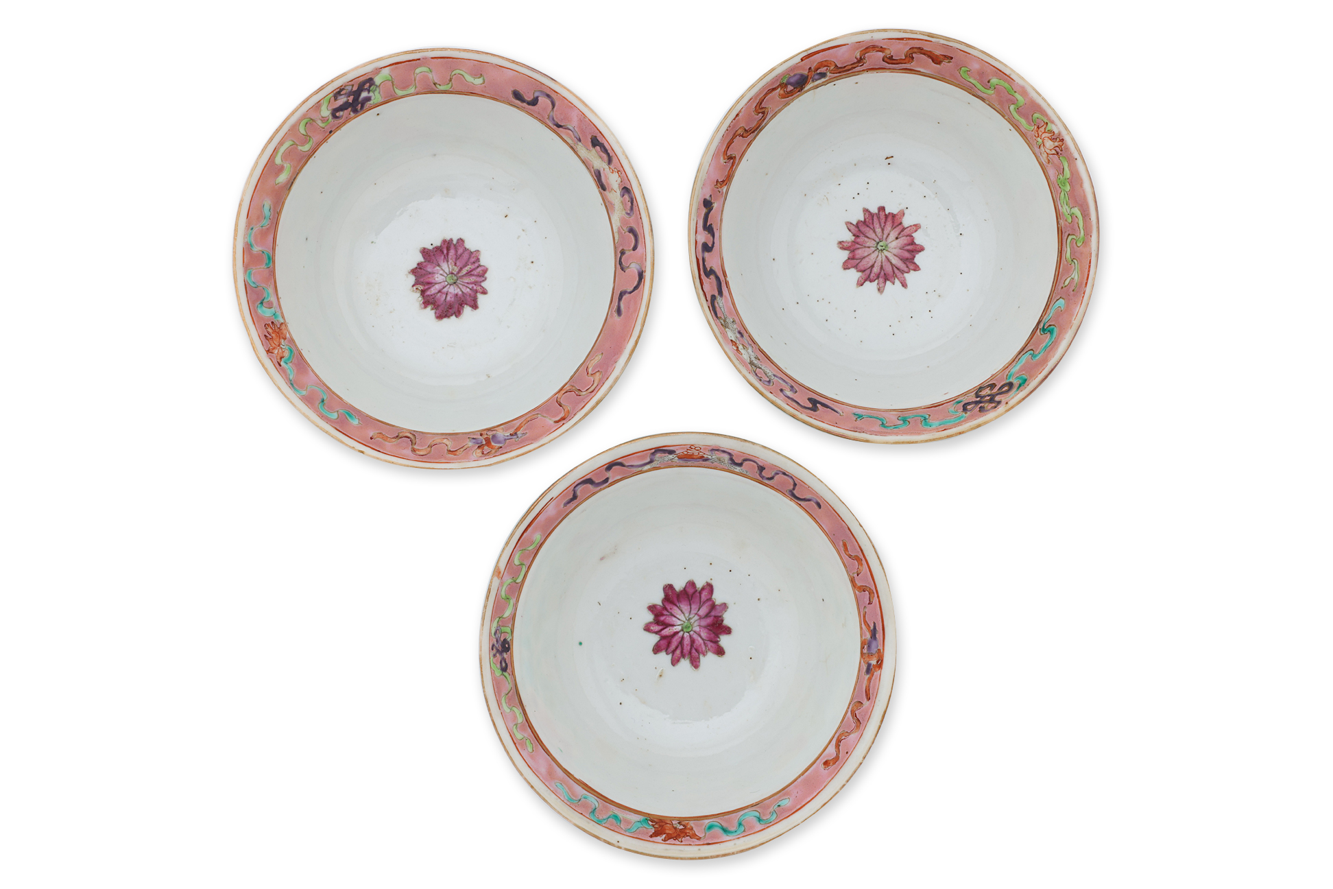 A SET OF THREE FAMILLE ROSE TURQUOISE GROUND PEONY BOWLS - Image 2 of 3