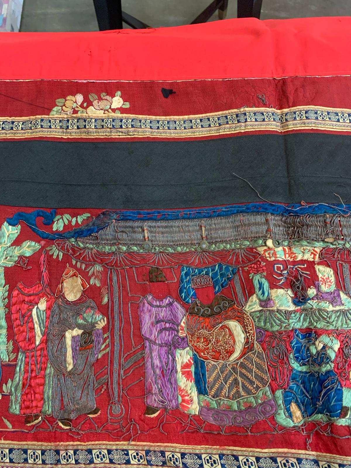 A GROUP OF CHINESE TEXTILES - Image 24 of 35