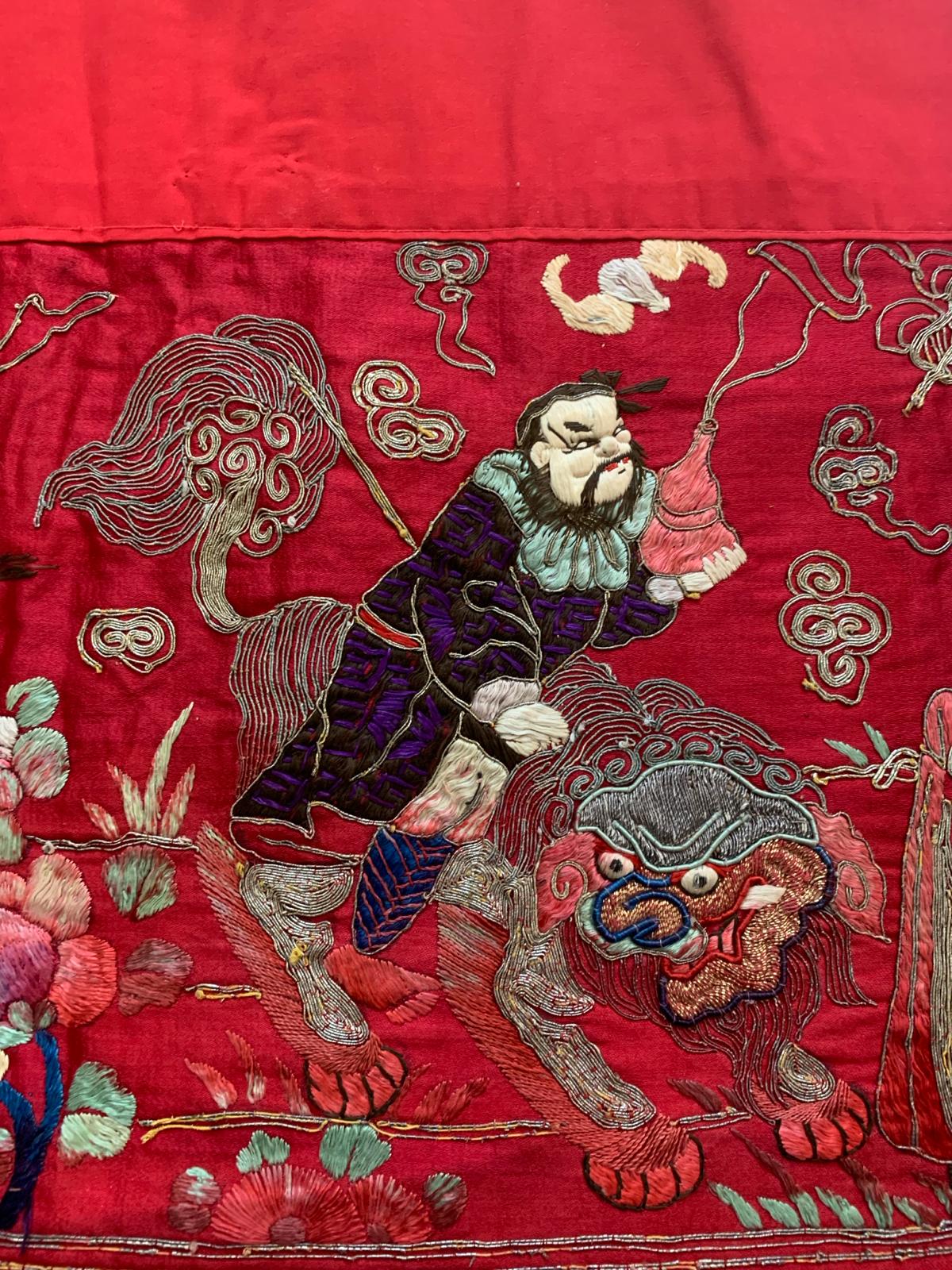 A GROUP OF CHINESE TEXTILES - Image 12 of 35