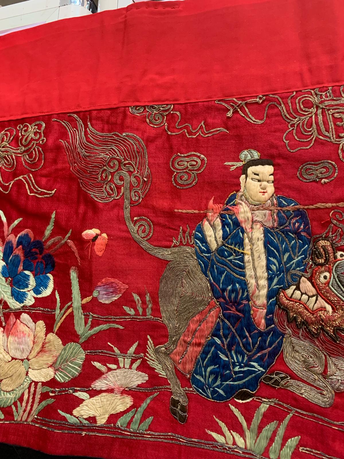 A GROUP OF CHINESE TEXTILES - Image 10 of 35