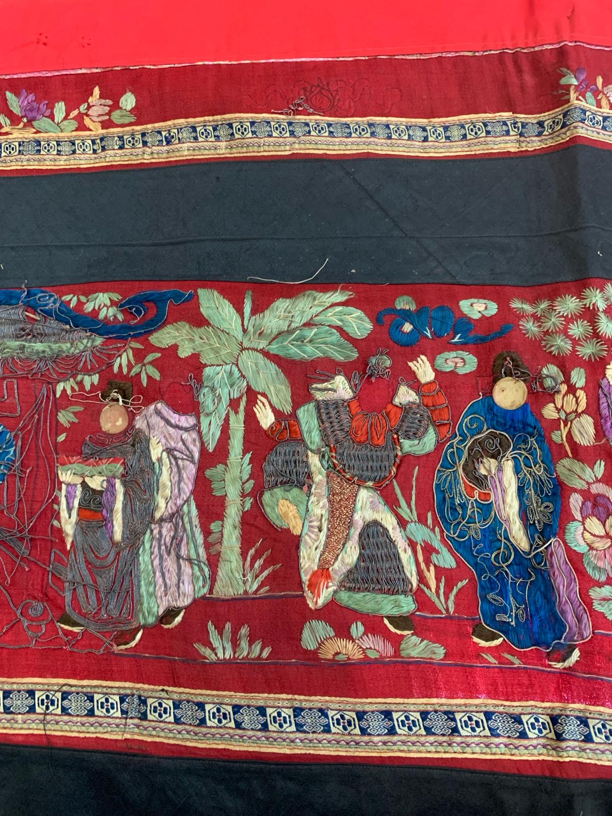 A GROUP OF CHINESE TEXTILES - Image 26 of 35