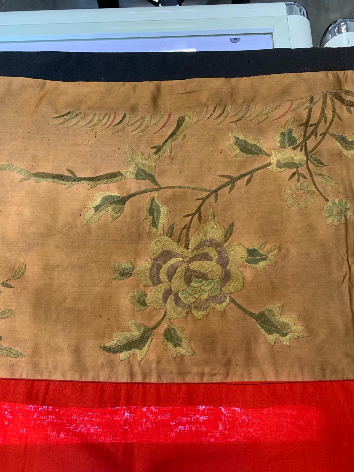 A GROUP OF CHINESE TEXTILES - Image 31 of 35