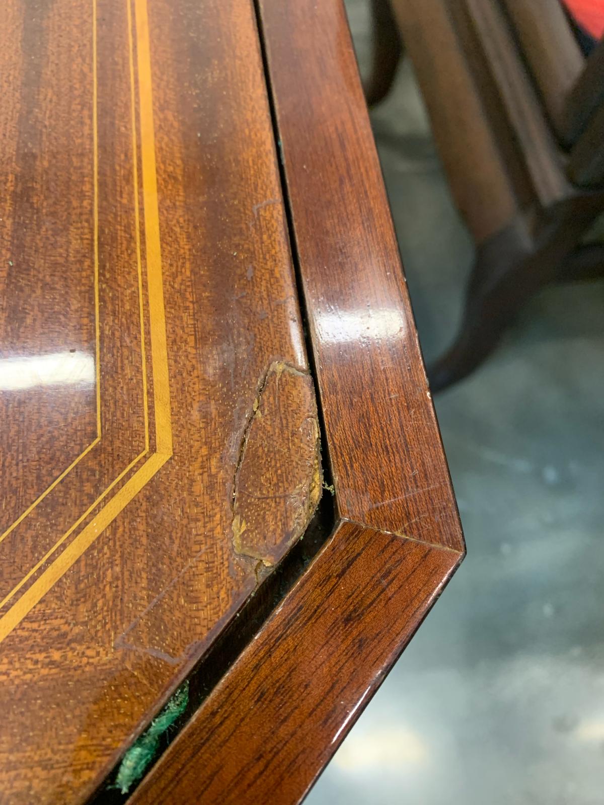 AN ITALIAN BURL WOOD VENEERED AND INLAID GAME TABLE - Image 18 of 19