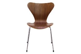 A SINGLE FRITZ HANSEN SERIES 7 CHAIR