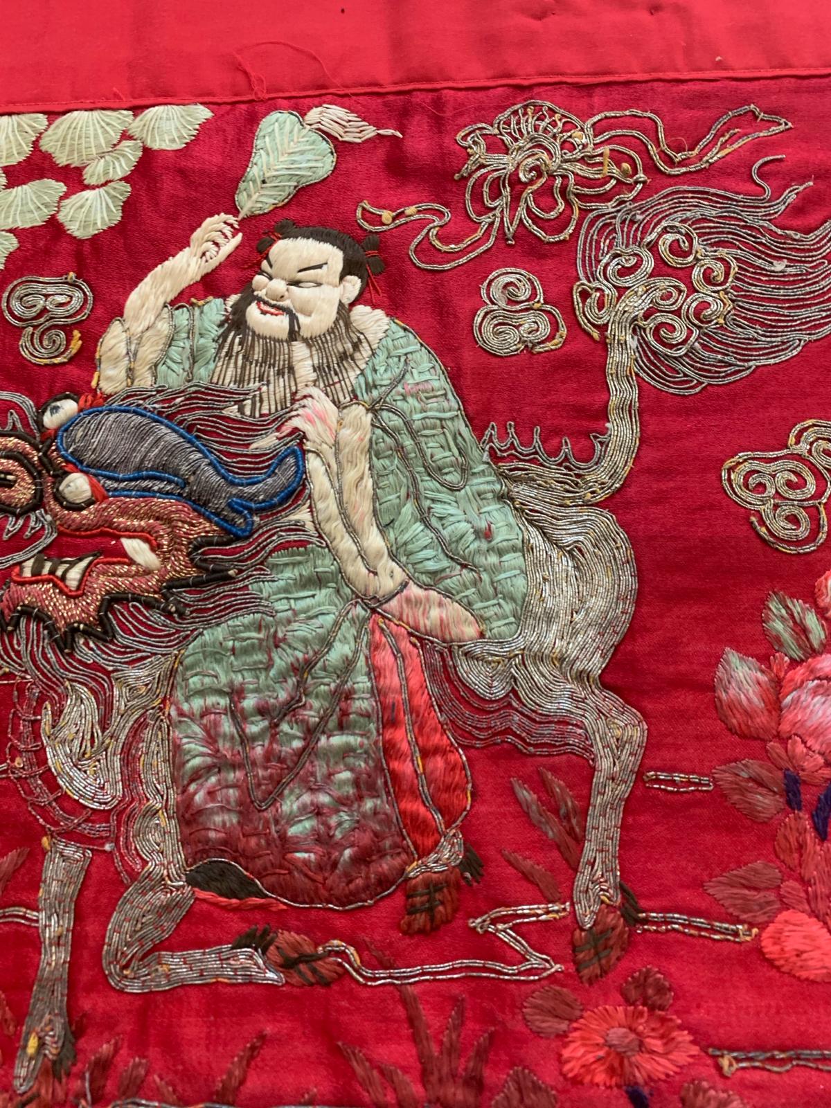 A GROUP OF CHINESE TEXTILES - Image 16 of 35
