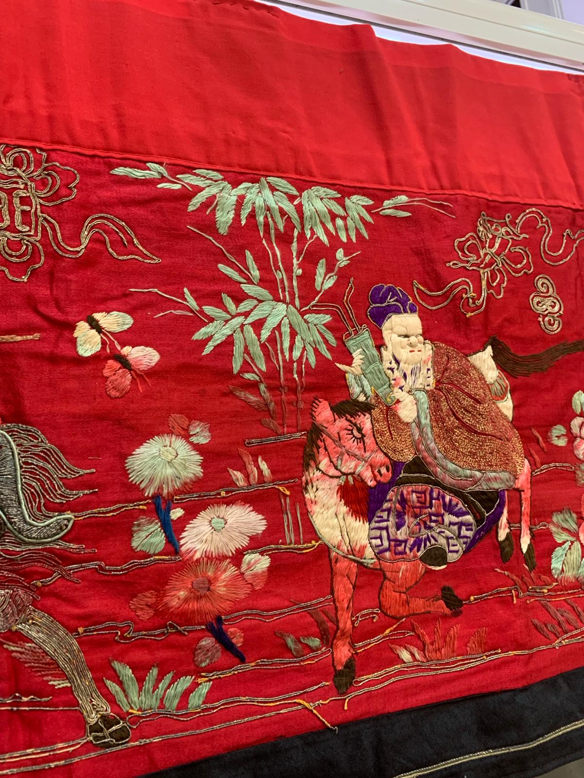 A GROUP OF CHINESE TEXTILES - Image 11 of 35