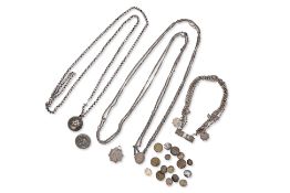 A GROUP OF STRAITS SILVER JEWELLERY OBJECTS