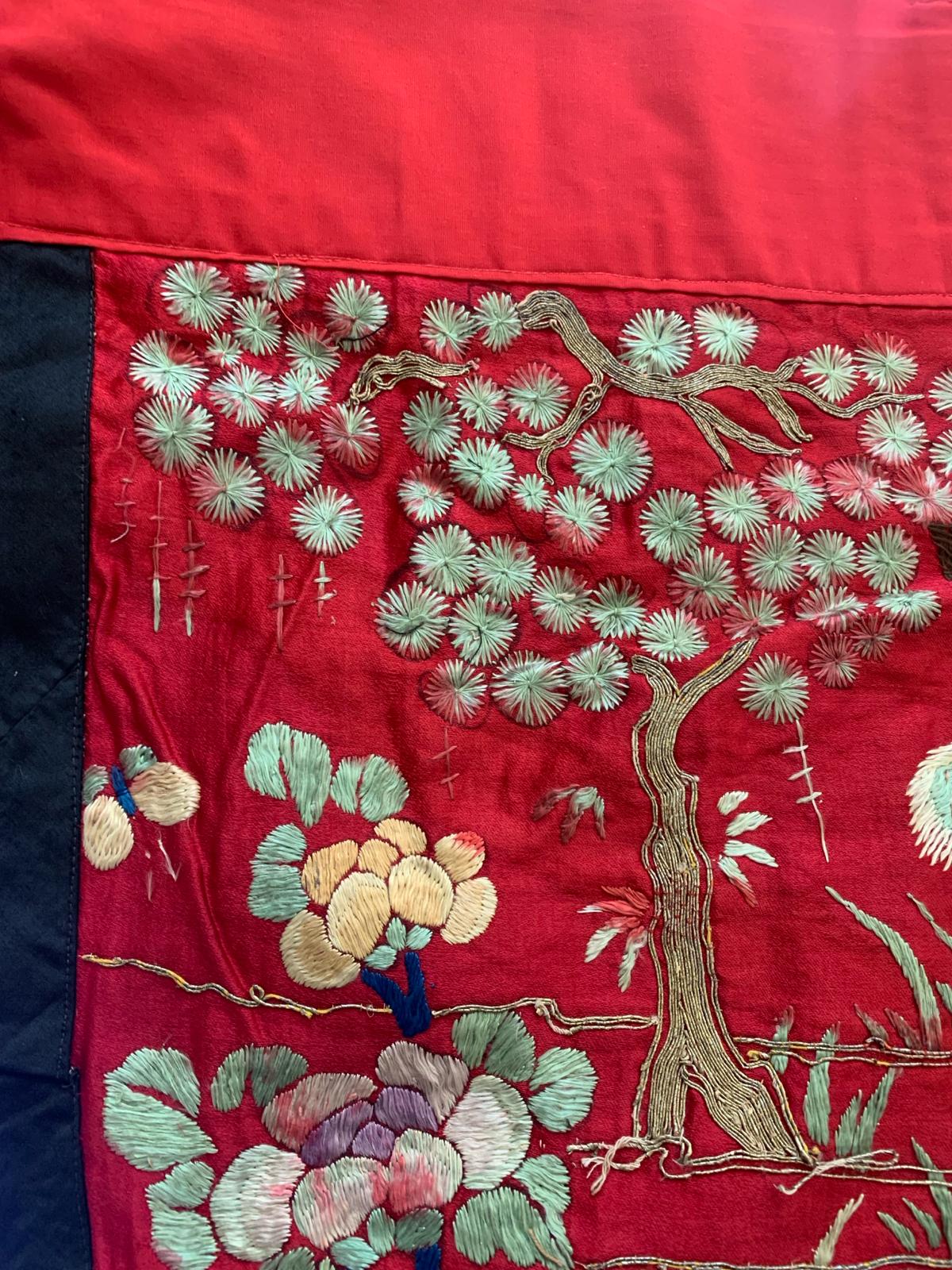 A GROUP OF CHINESE TEXTILES - Image 8 of 35