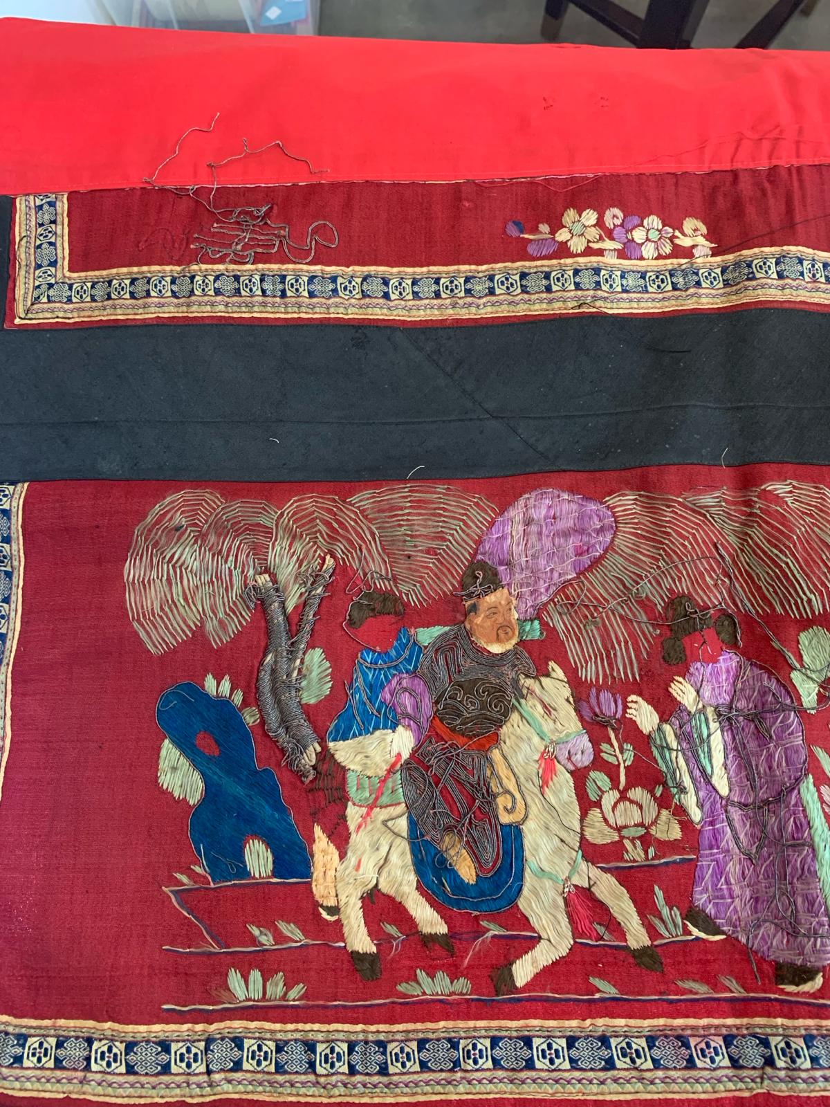 A GROUP OF CHINESE TEXTILES - Image 21 of 35