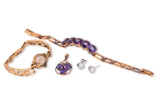 A GROUP OF ASSORTED JEWELLERY