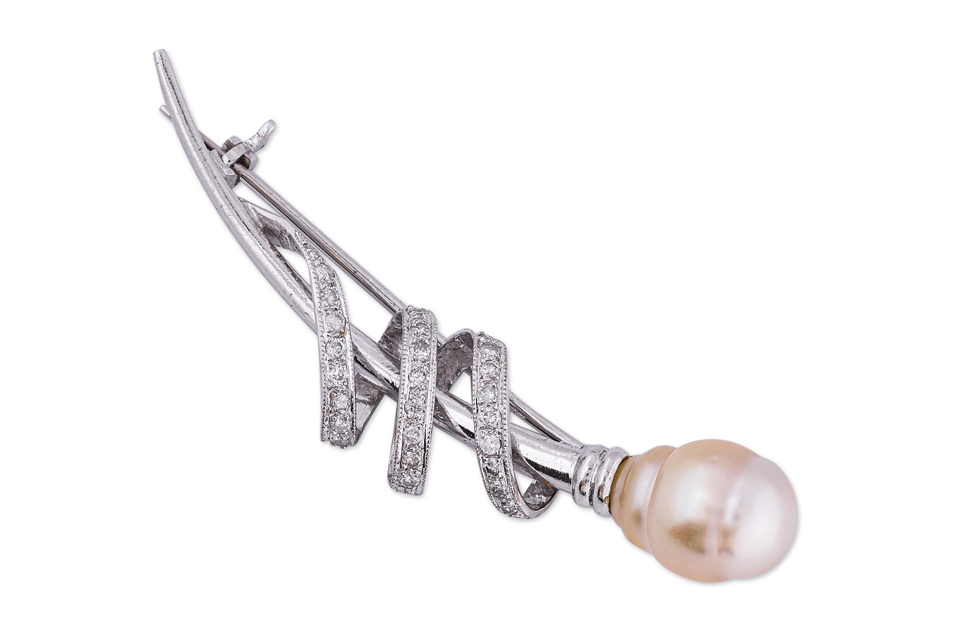 A CULTURED BAROQUE PEARL AND DIAMOND BROOCH - Image 2 of 3