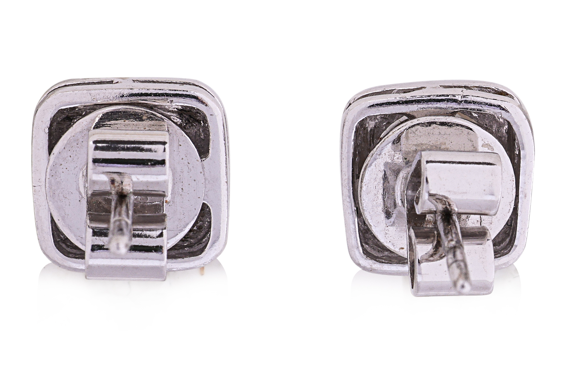 A PAIR OF DIAMOND STUD EARRINGS - Image 3 of 3