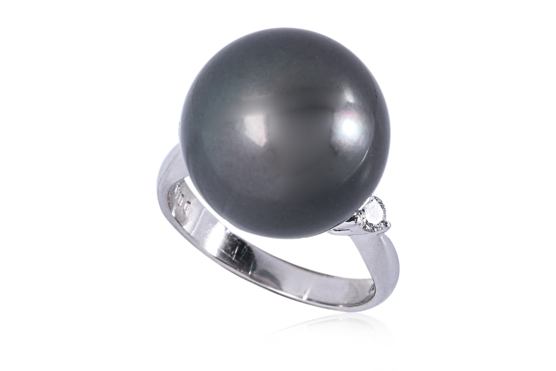 A CULTURED TAHITIAN PEARL AND DIAMOND RING