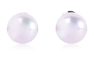 A PAIR OF AKOYA CULTURED PEARL STUD EARRINGS