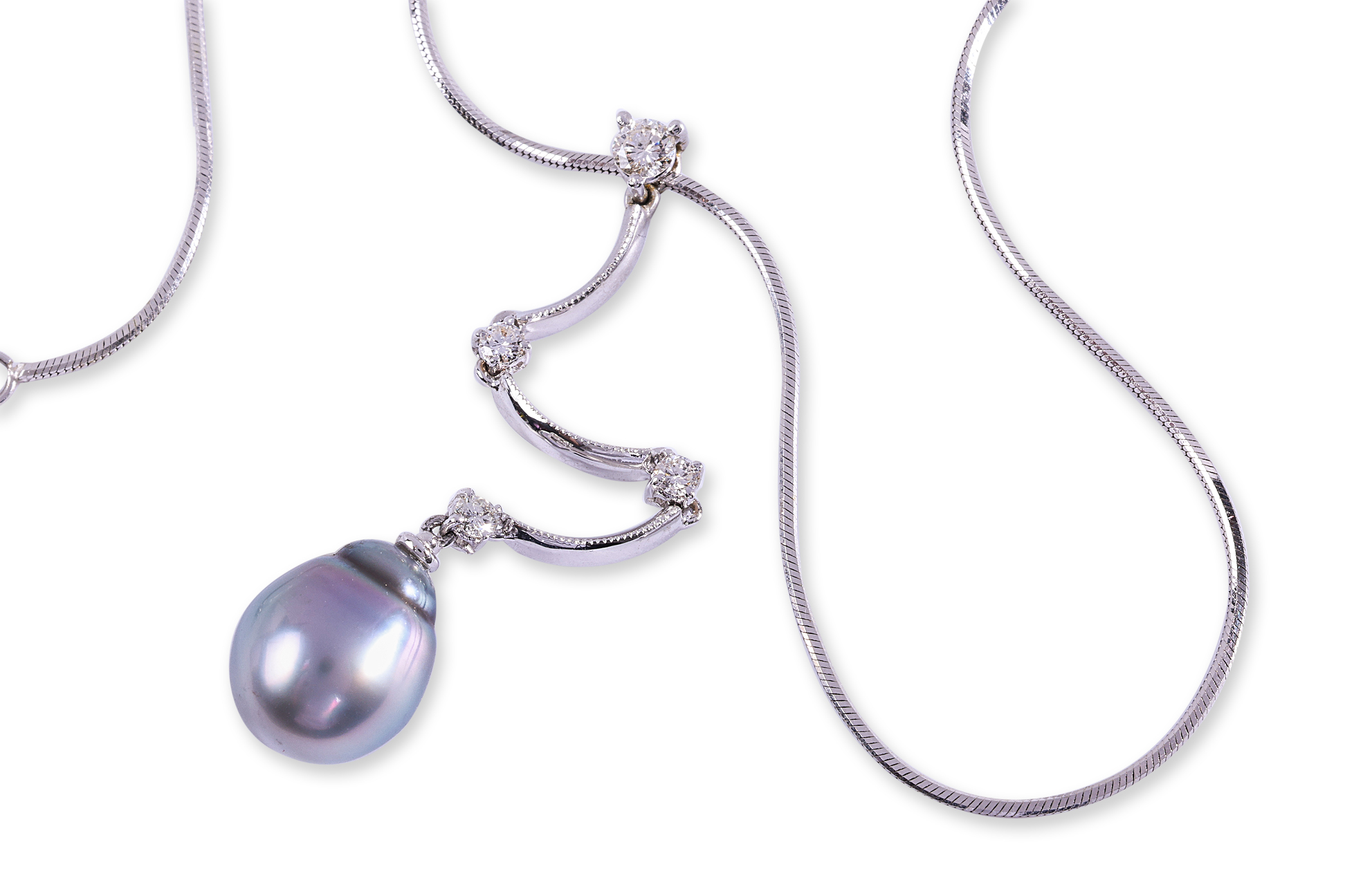 A CULTURED BAROQUE PEARL AND DIAMOND PENDANT NECKLACE - Image 2 of 3