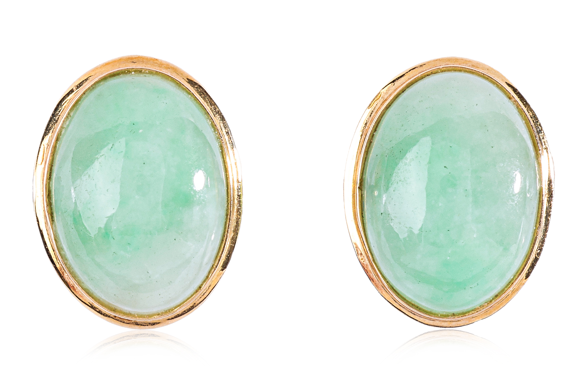 A PAIR OF JADE EARRINGS