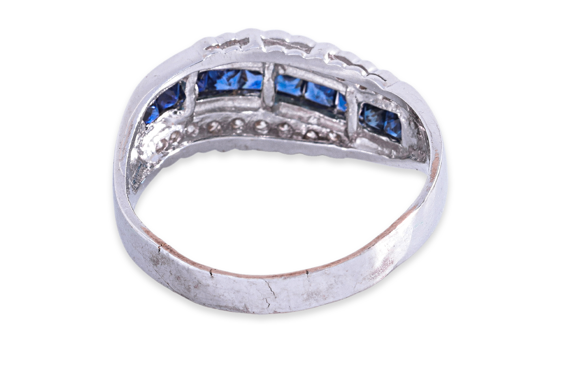 A SAPPHIRE AND DIAMOND RING - Image 3 of 4