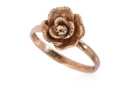 A GOLD ROSE RING
