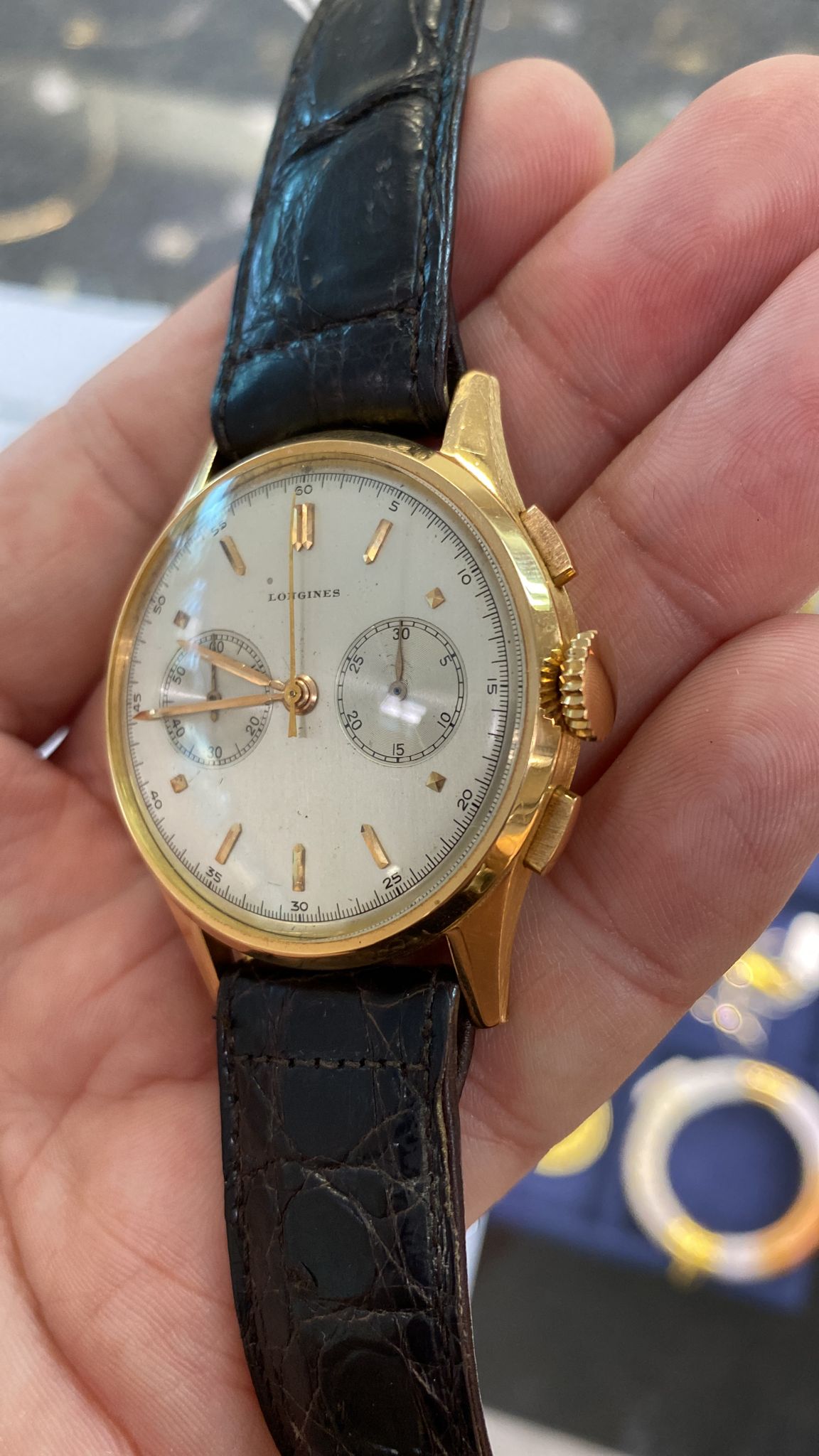 A LONGINES GOLD 13ZN FLYBACK CHRONOGRAPH WATCH - Image 9 of 10