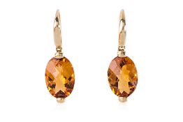 A PAIR OF CITRINE AND GOLD DROP EARRINGS