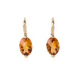 A PAIR OF CITRINE AND GOLD DROP EARRINGS
