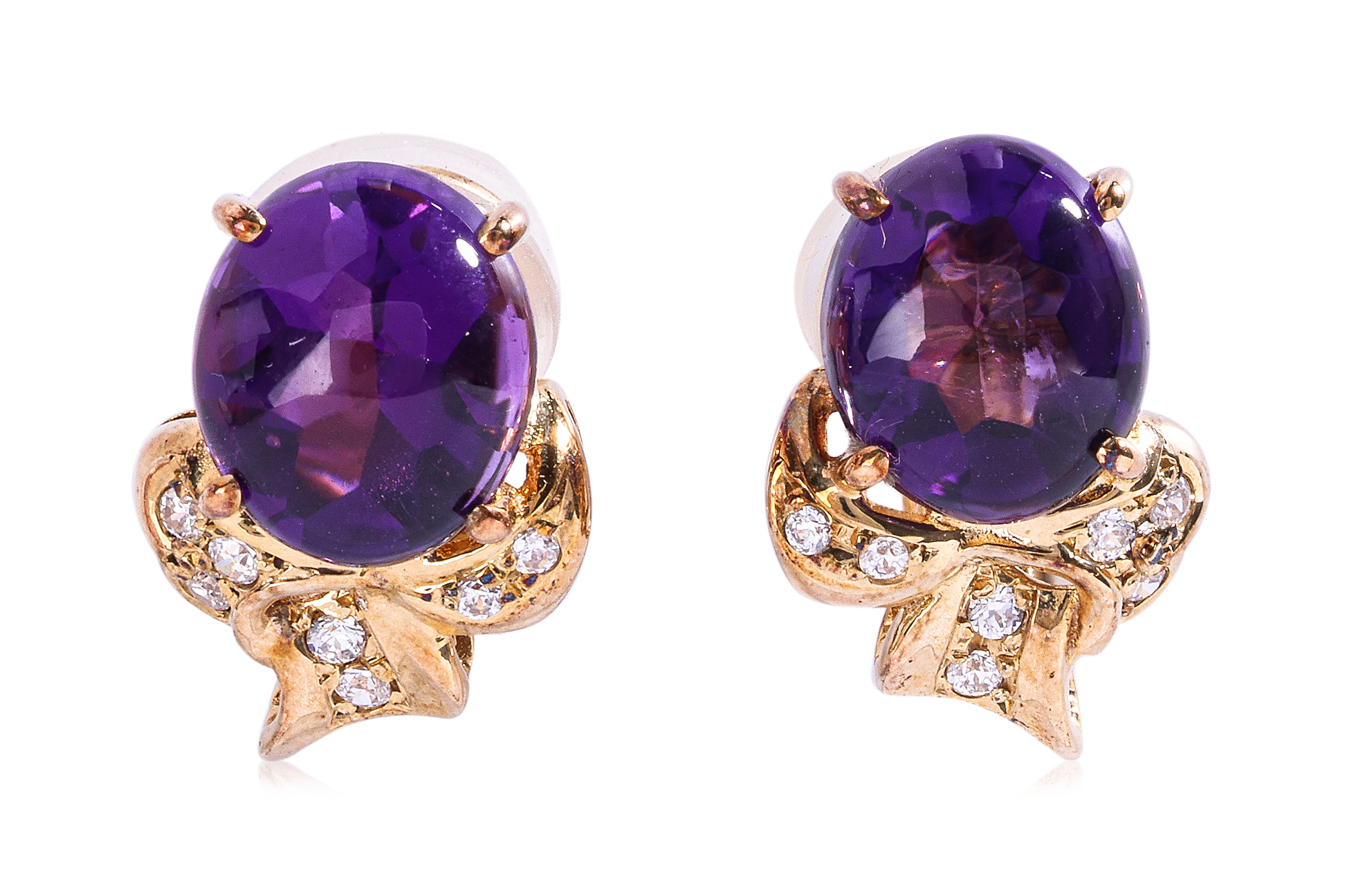 A PAIR OF AMETHYST CLIP EARRINGS AND AN AMETHYST RING - Image 3 of 5