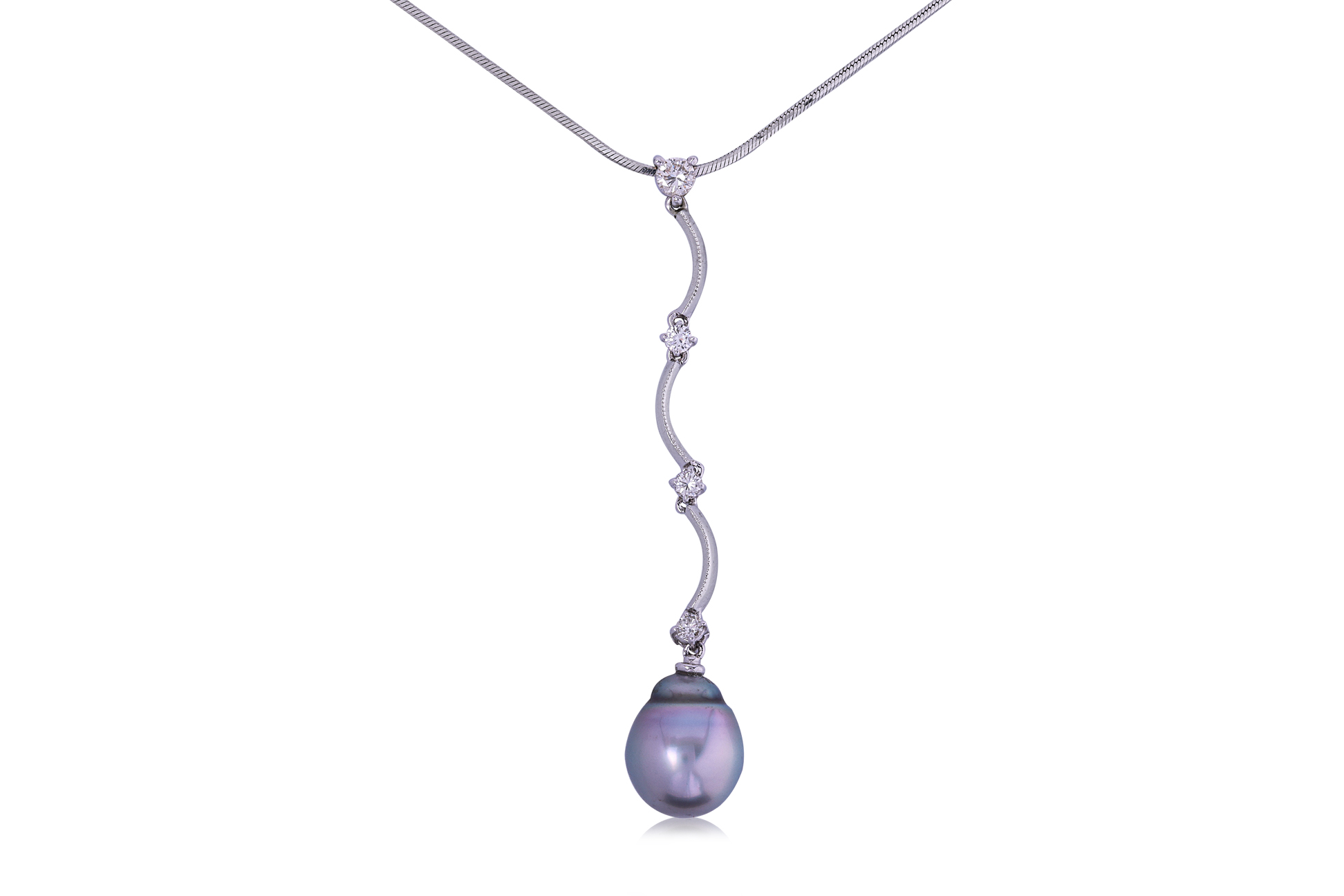 A CULTURED BAROQUE PEARL AND DIAMOND PENDANT NECKLACE