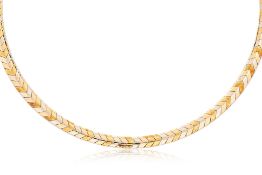 AN ITALIAN THREE COLOUR GOLD NECKLACE