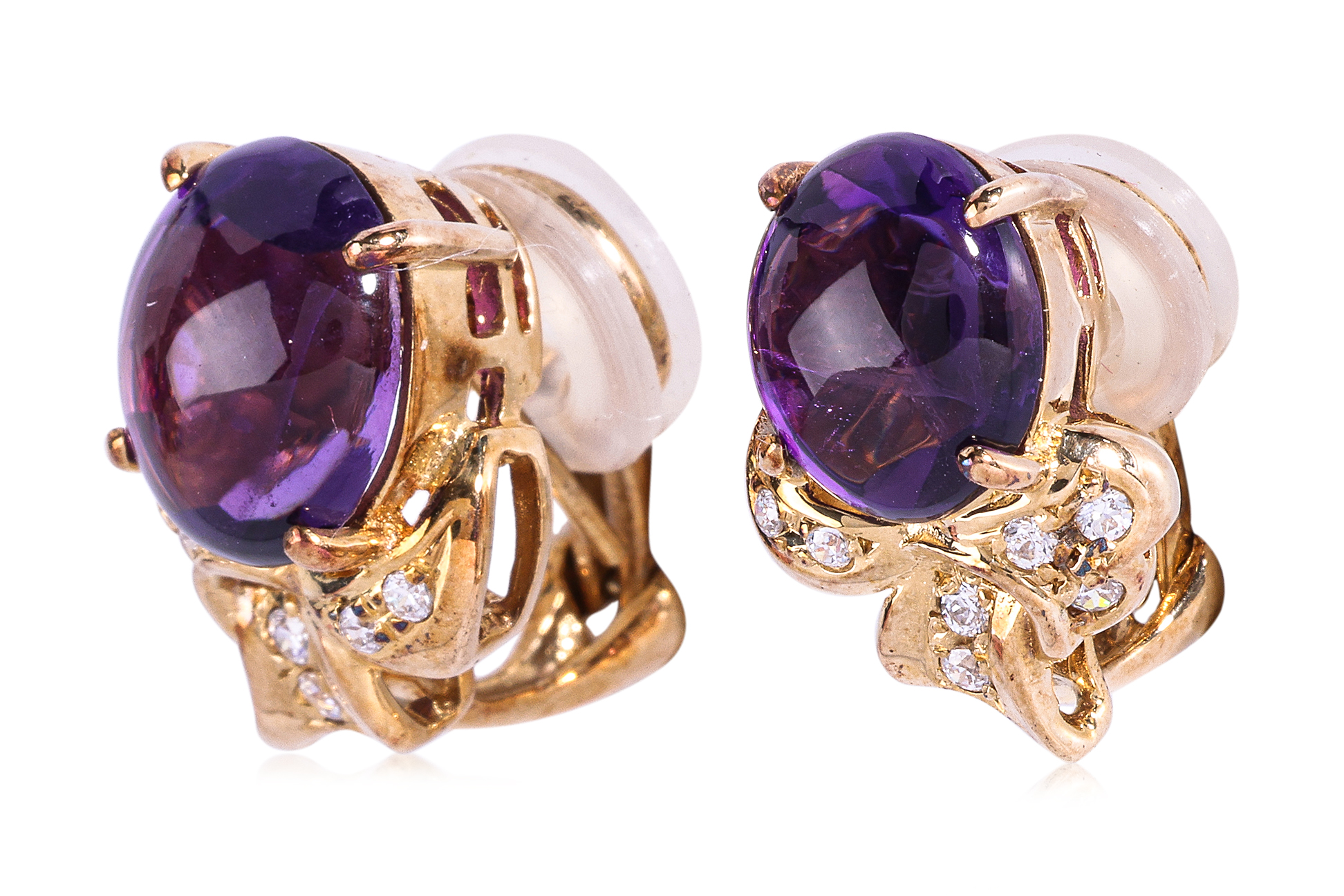 A PAIR OF AMETHYST CLIP EARRINGS AND AN AMETHYST RING - Image 2 of 5