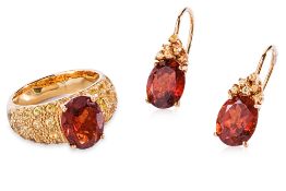 A SUITE OF SPESSARTINE AND YELLOW SAPPHIRE JEWELLERY