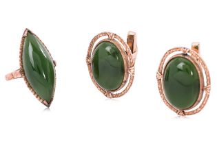 A MATCHING SUITE OF NEPHRITE RING AND CUFFLINKS