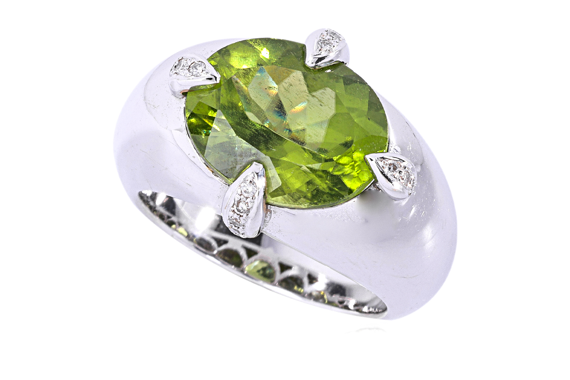 A PERIDOT AND DIAMOND RING