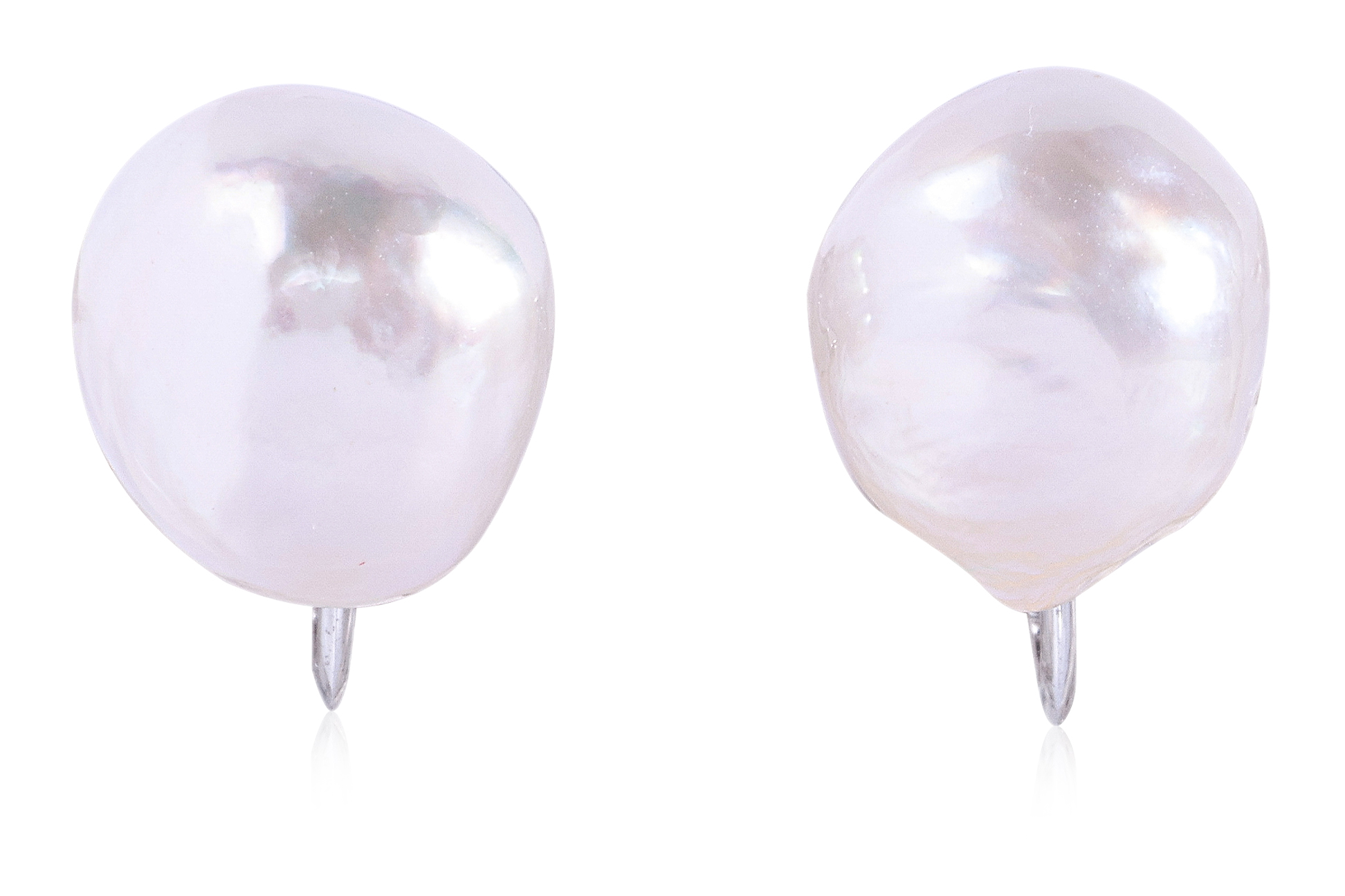 A PAIR OF CULTURED BAROQUE PEARL SCREW BACK EARRINGS
