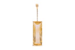 A LARGE CITRINE AND GOLD PENDANT