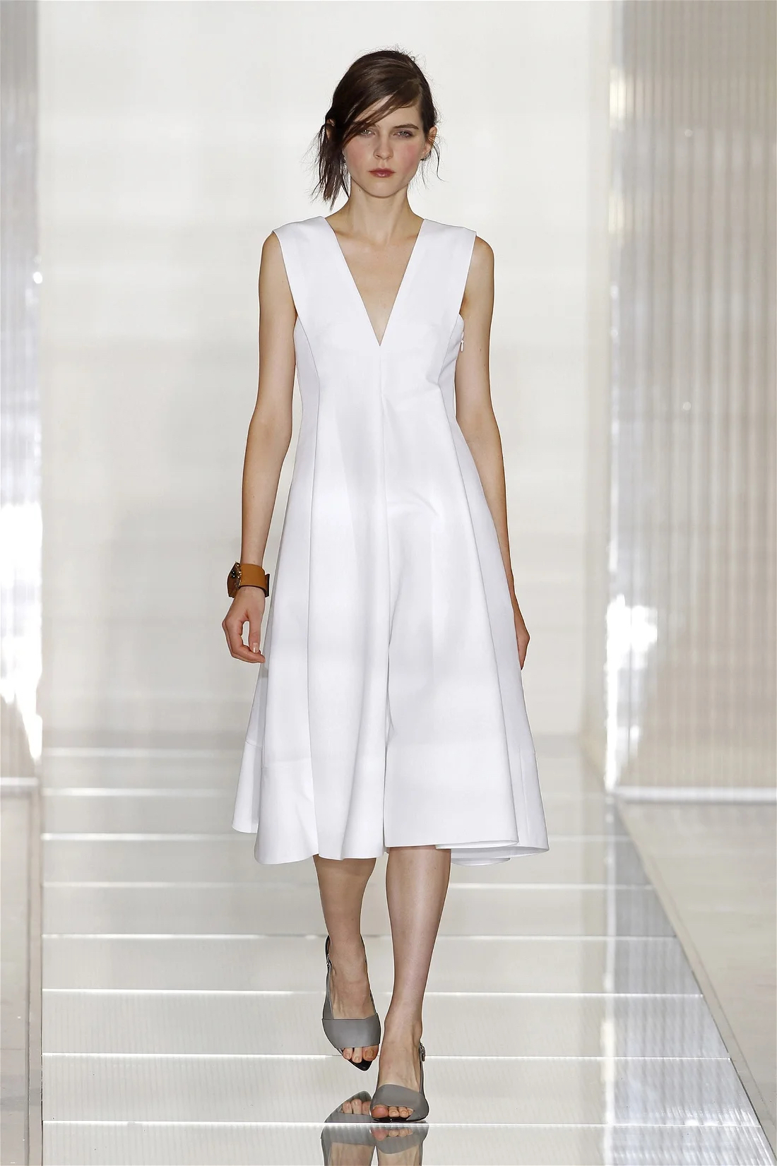TWO MARNI DRESSES IN OFF-WHITE AND BLACK - Image 3 of 6