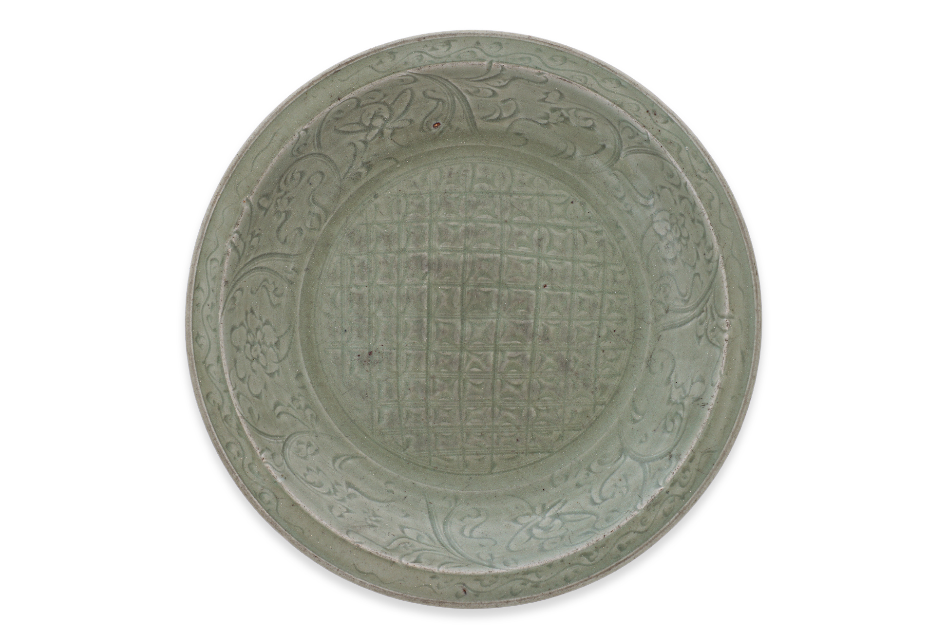 A LARGE CARVED LONGQUAN CELADON DISH