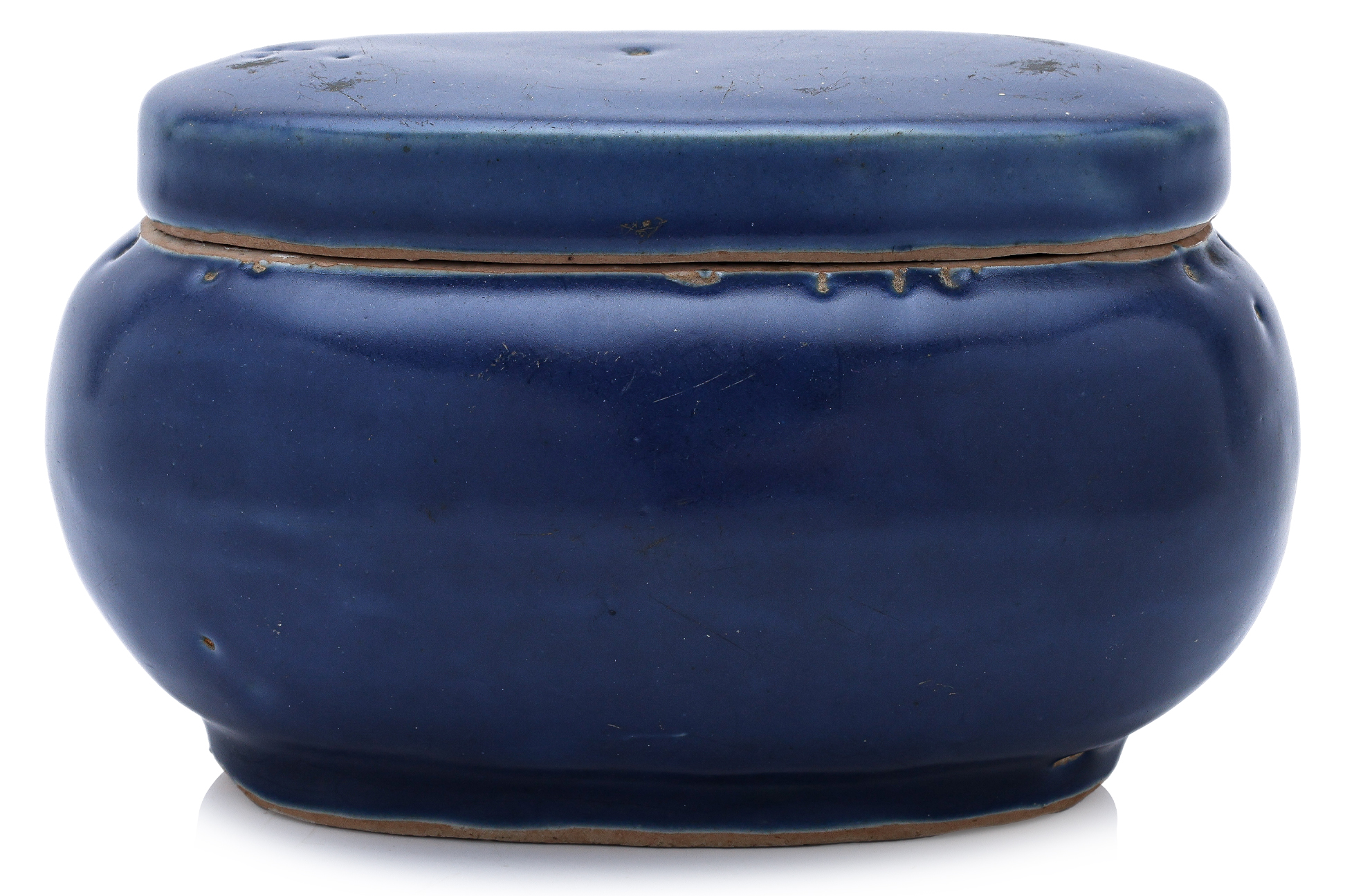 A MONOCHROME BLUE-GLAZED OVAL BOX, COVER AND LINER - Image 2 of 18