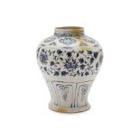 A LARGE VIETNAMESE BLUE AND WHITE BALUSTER JAR