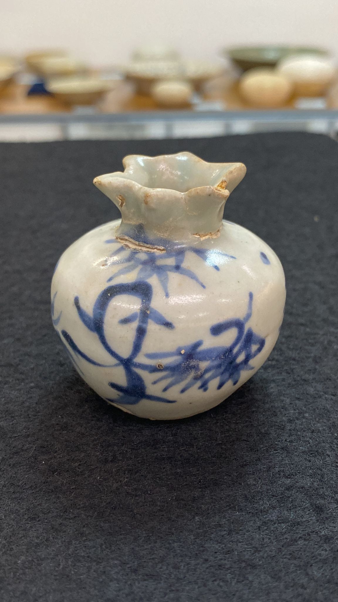 A GROUP OF FIVE BLUE AND WHITE PORCELAIN JARLETS - Image 6 of 15