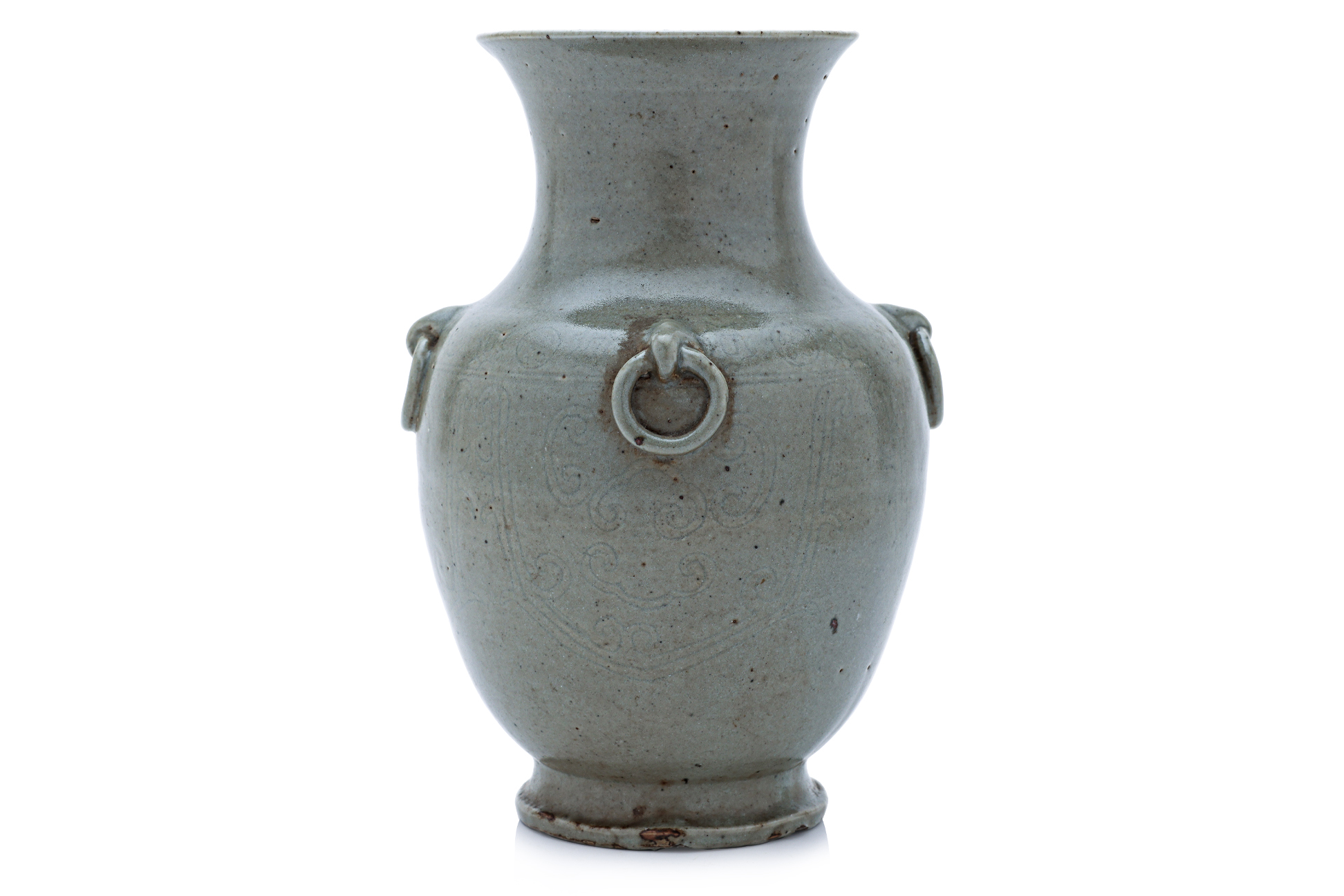 A YUE-TYPE ARCHAISTIC INCISED CELADON VASE - Image 2 of 4