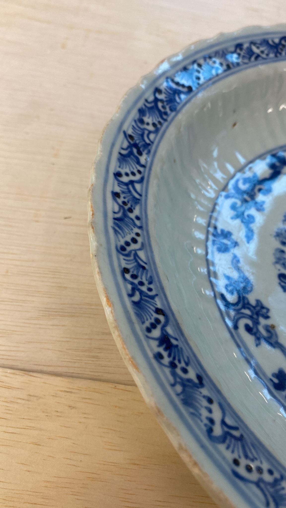 A BLUE AND WHITE PORCELAIN PHOENIX DISH - Image 9 of 13
