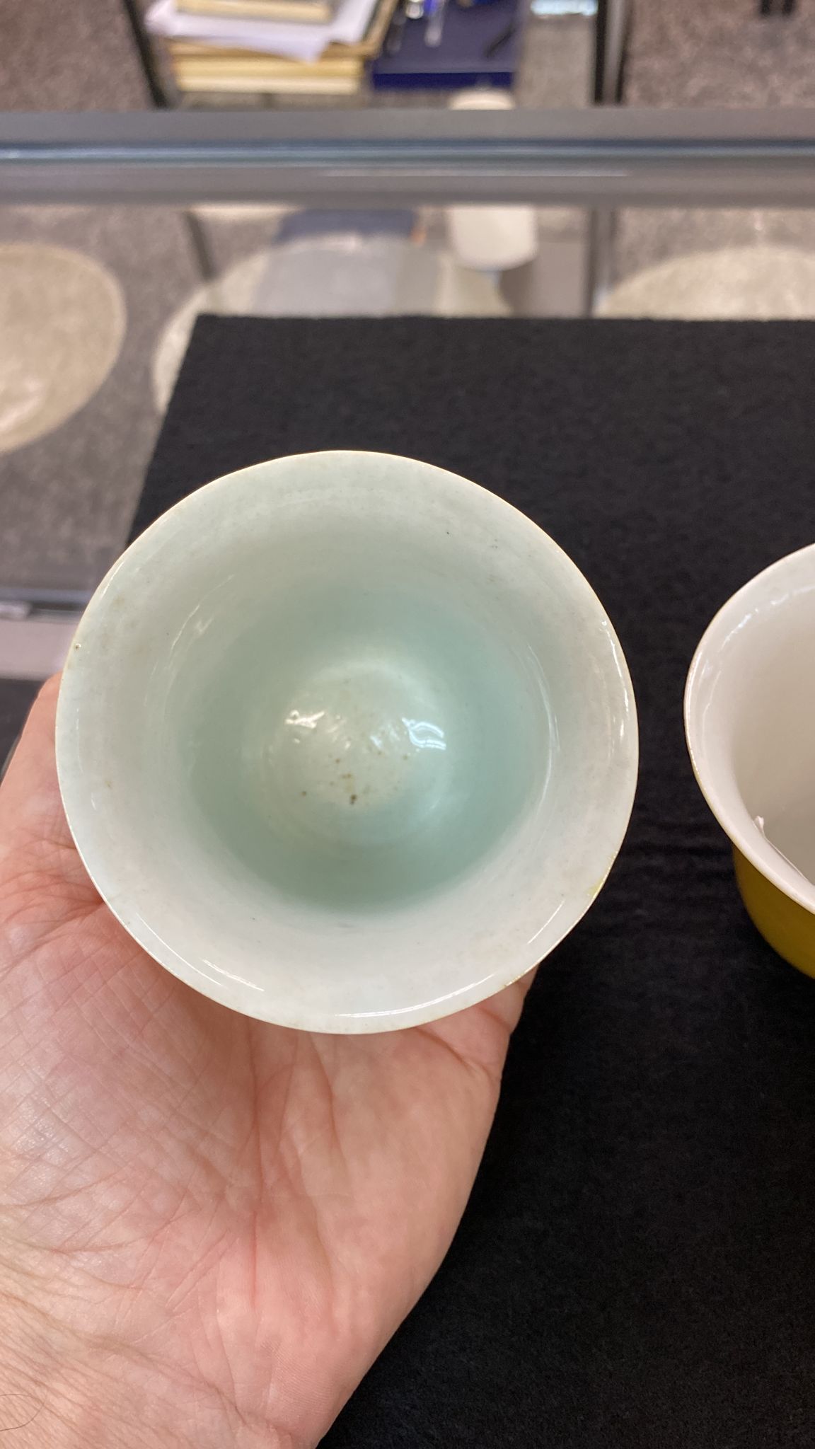 A PAIR OF YELLOW-GLAZED TEA CUPS - Image 10 of 13