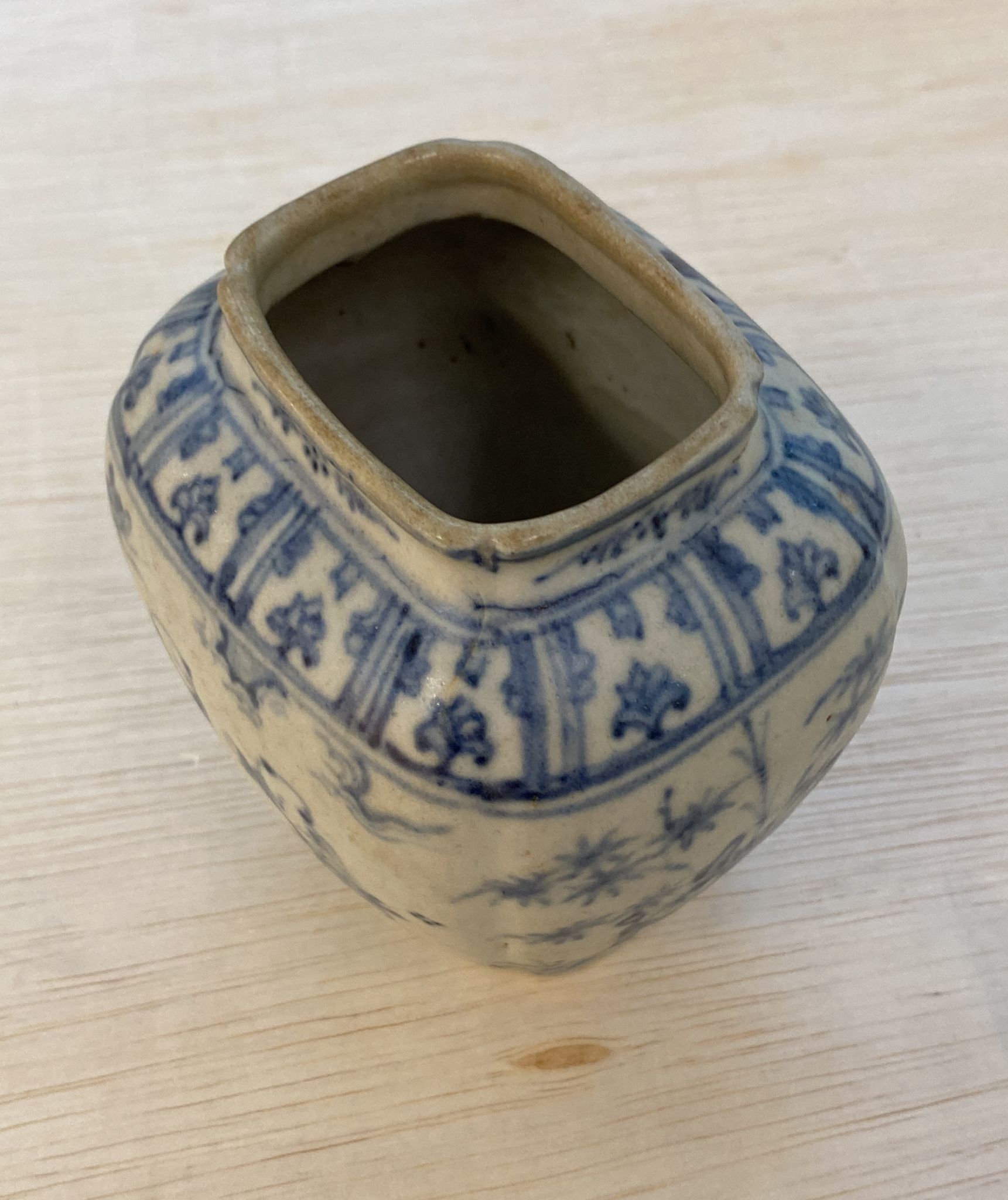 A BLUE AND WHITE PORCELAIN BOYS JAR - Image 9 of 11