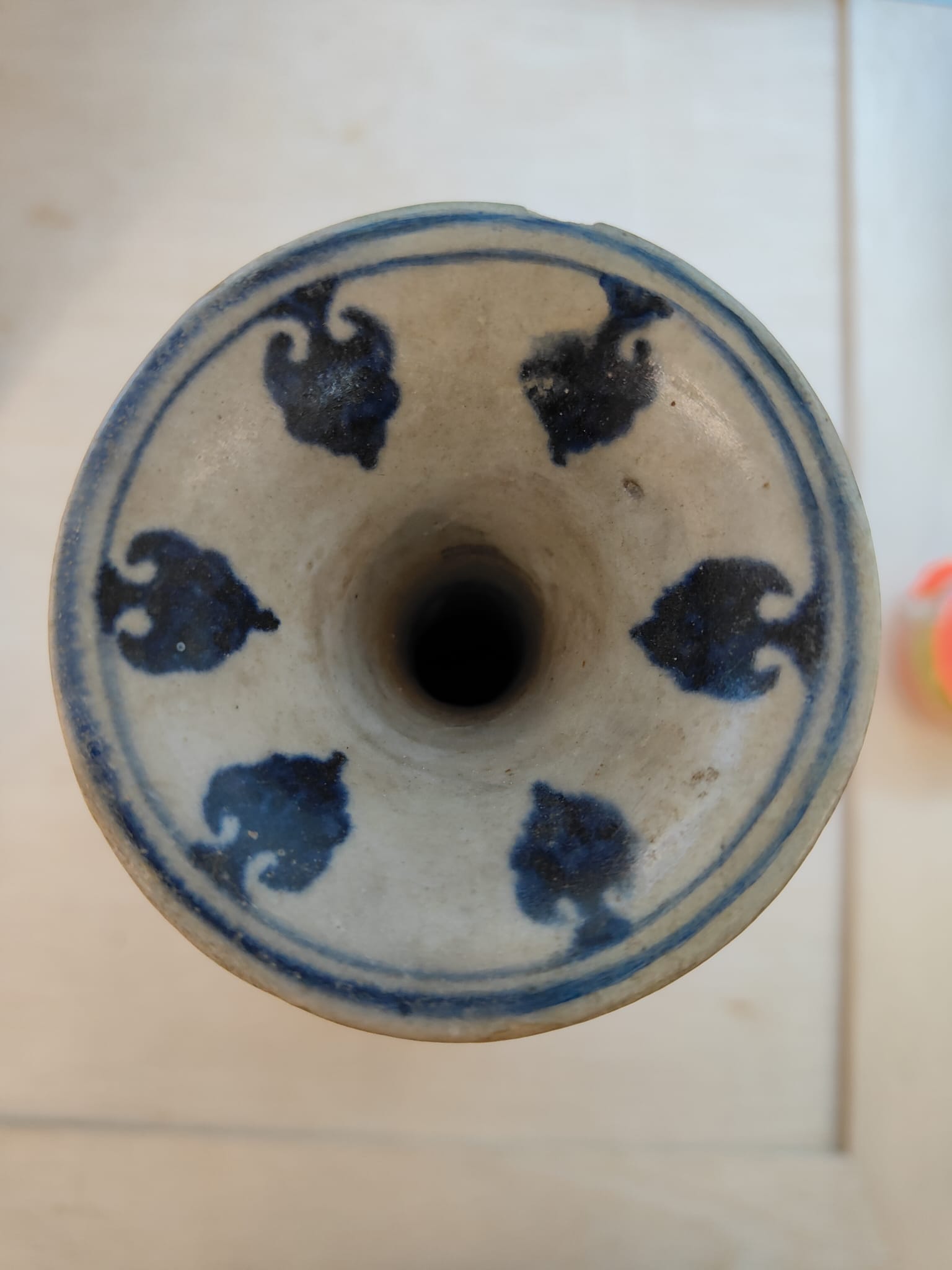 A VIETNAMESE BLUE AND WHITE PEAR SHAPED DRAGON VASE - Image 11 of 11